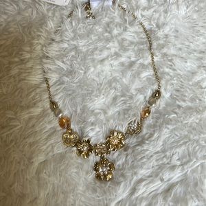 NWT Ann Taylor Floral Necklace